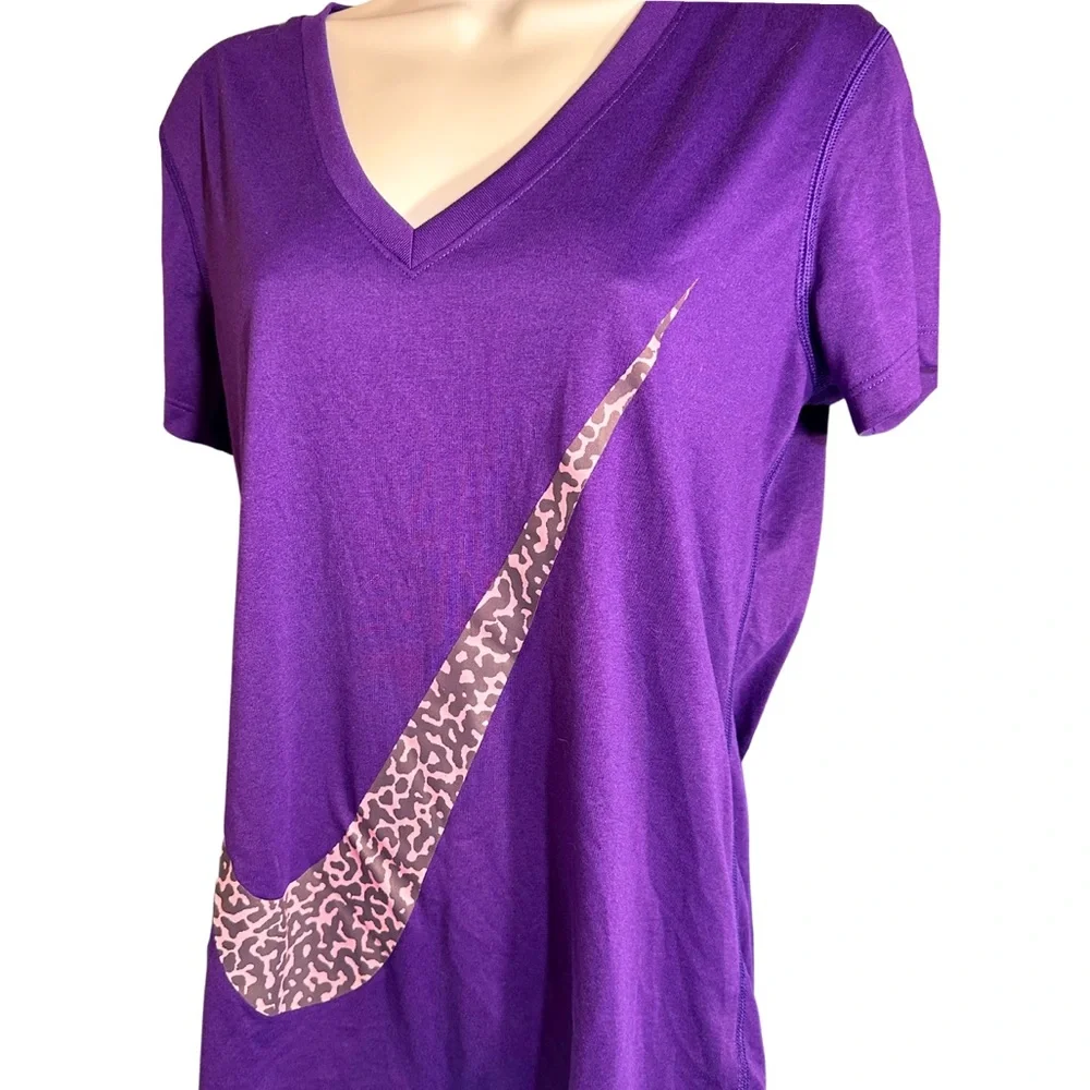 NIKE T SHIRT Purple Sporty Leopard Print Swoosh Logo Activewear Athleisure SZ M